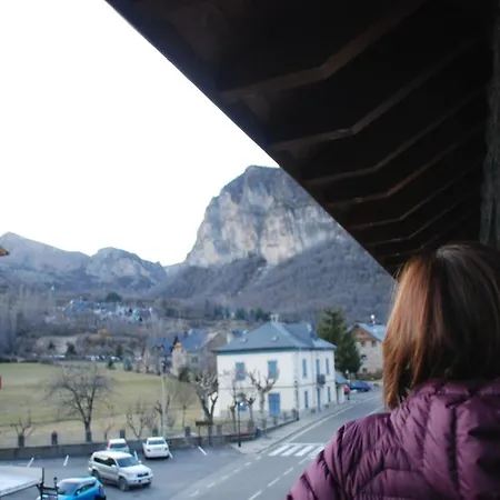 Tu En El Valle De Tena En * Escarrilla