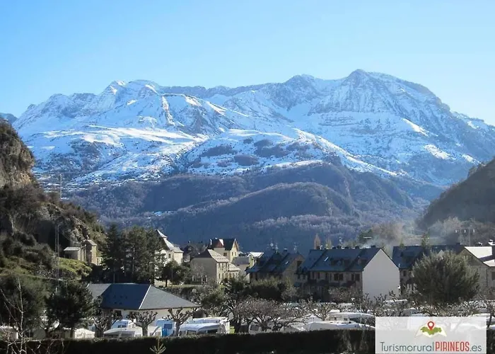 Tu En El Valle De Tena En *